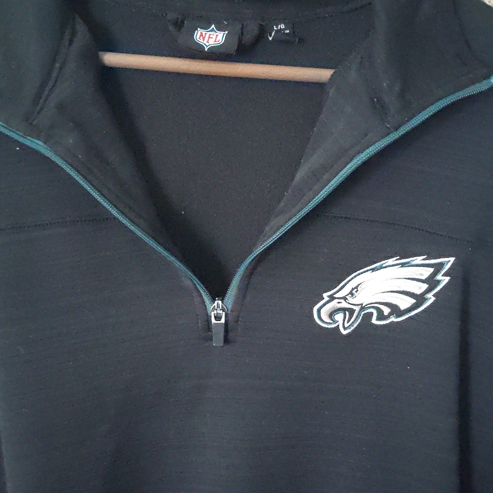 NFL Eagles Black Quarter-Zip Pullover